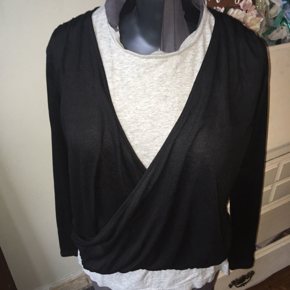 Tobi S v-neck faux wrap super cute minimalist blouse